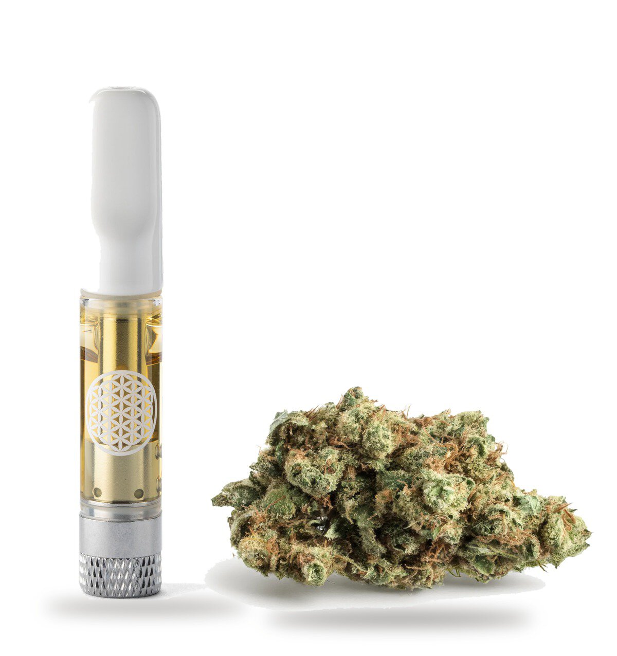 Maui Wowie strain: vape cartridge and cured flower nug